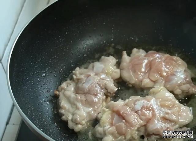 雞腿的新吃法，不蒸不煮不烤，不用一滴油，外香內(nèi)酥太好吃了