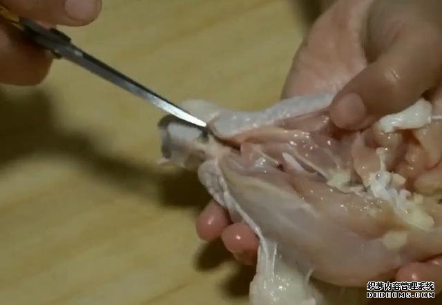 雞腿的新吃法，不蒸不煮不烤，不用一滴油，外香內(nèi)酥太好吃了