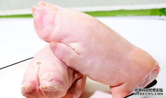 買豬蹄時(shí)，前腳和后腳口感差別大，方法教給你，可別買錯(cuò)了
