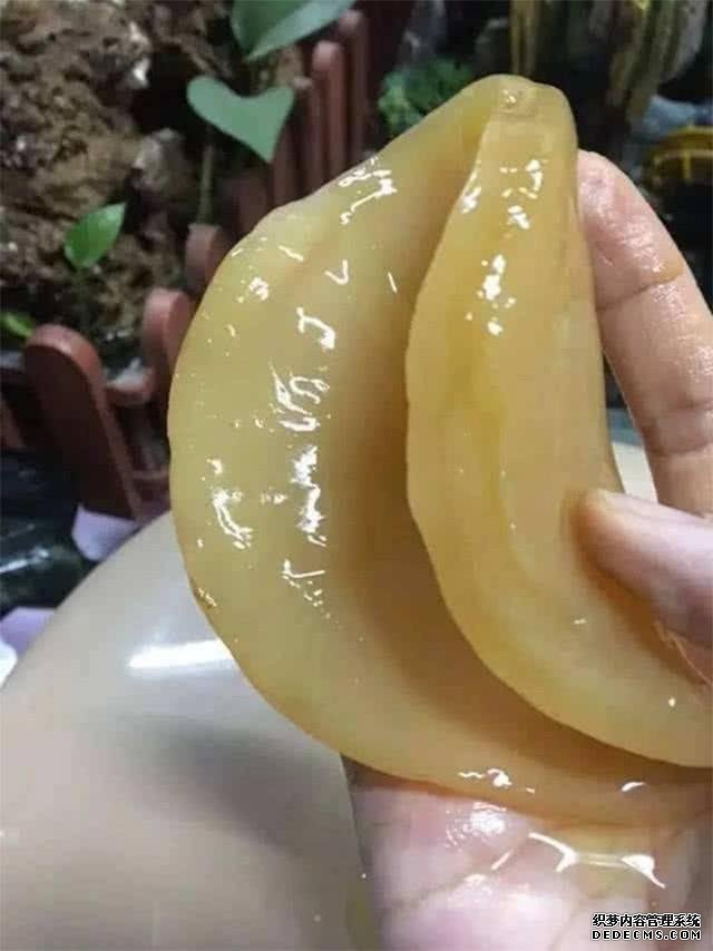 這種北方稀奇物美食，看著像一塊“肥肉”，上年紀(jì)的人才看懂