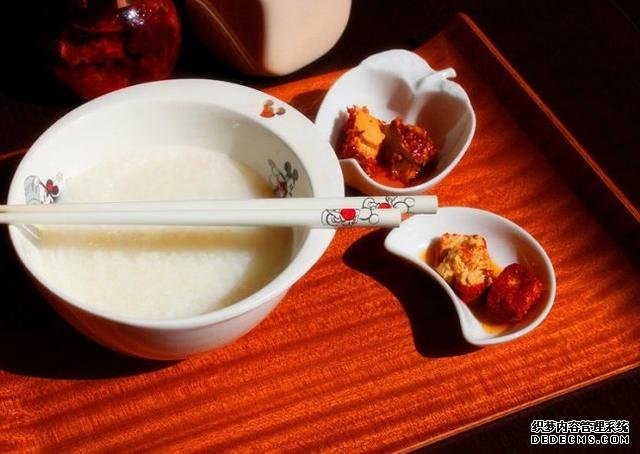 自己做安心腐乳，美味又養(yǎng)生的民間食譜。