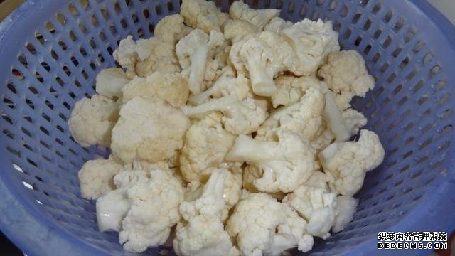 花菜燒肉做法，色香味俱全，能讓你多吃幾碗飯