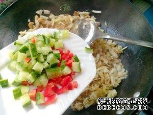 雜蔬肉末炒粉絲最好吃的做法，脆爽Q彈不粘鍋，色香味俱全