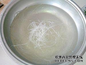 雜蔬肉末炒粉絲最好吃的做法，脆爽Q彈不粘鍋，色香味俱全