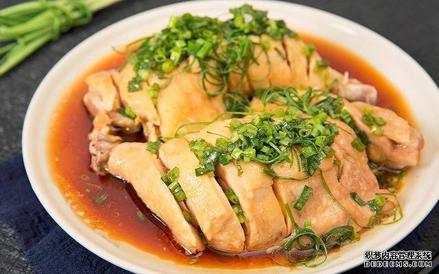 美食推薦：干鍋茄子帶魚，茄餅蒸肉，蔥油雞腿，紅燒冬瓜片