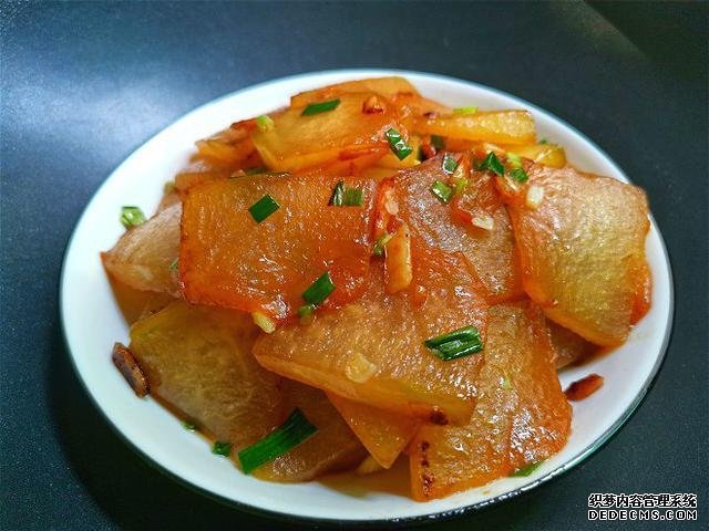 美食推薦：干鍋茄子帶魚，茄餅蒸肉，蔥油雞腿，紅燒冬瓜片