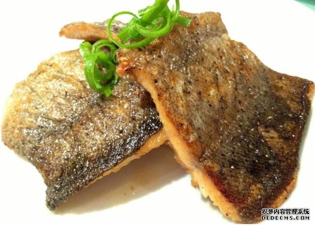 鯽魚我只服這樣做，稍微腌制風(fēng)干，做好一次可以吃上半年