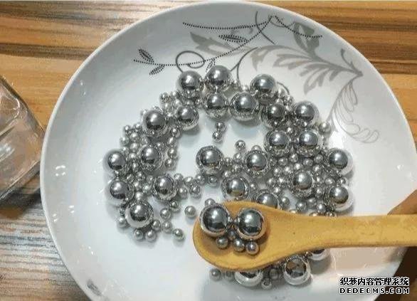 假如世上只剩下這幾種難吃的童年零食，你會(huì)選哪個(gè)吃？