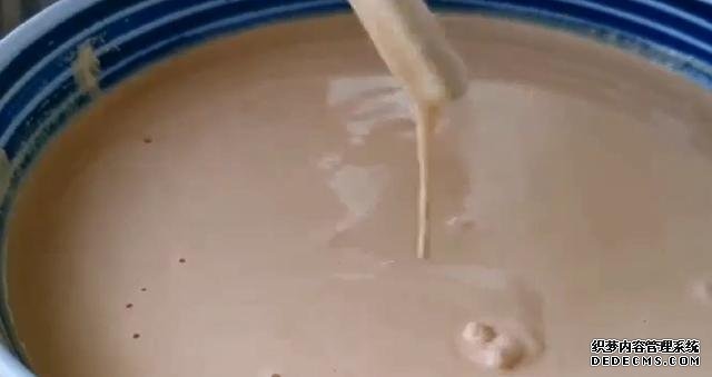 大米換種新吃法，打入兩個(gè)雞蛋，不煮飯不熬粥，出鍋孩子超愛(ài)吃