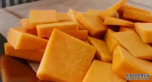 大米換種新吃法，打入兩個(gè)雞蛋，不煮飯不熬粥，出鍋孩子超愛(ài)吃