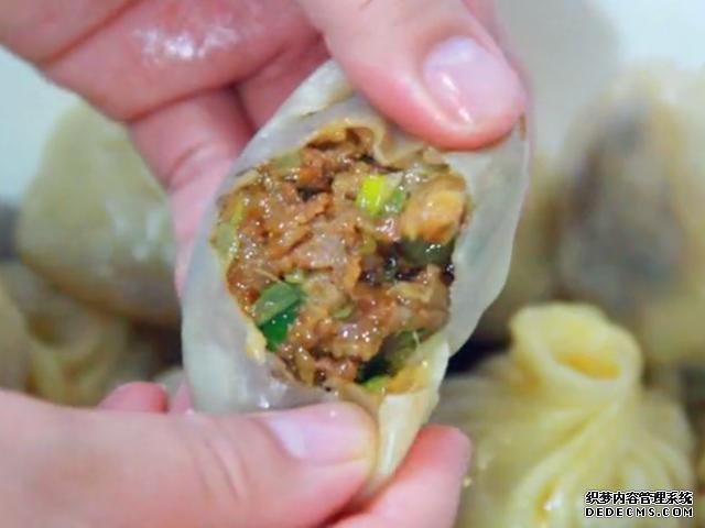 教你做個懶人小籠包，面都不用揉，個個皮薄餡大，一口咬下去爆汁