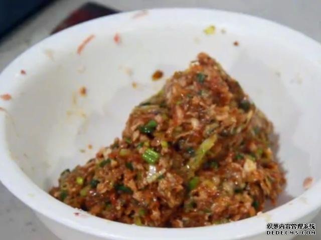 教你做個懶人小籠包，面都不用揉，個個皮薄餡大，一口咬下去爆汁