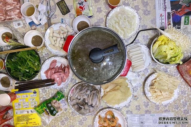 假期快結(jié)束，家里食材剩太少，湊齊食材，也要做頓簡單“大餐”