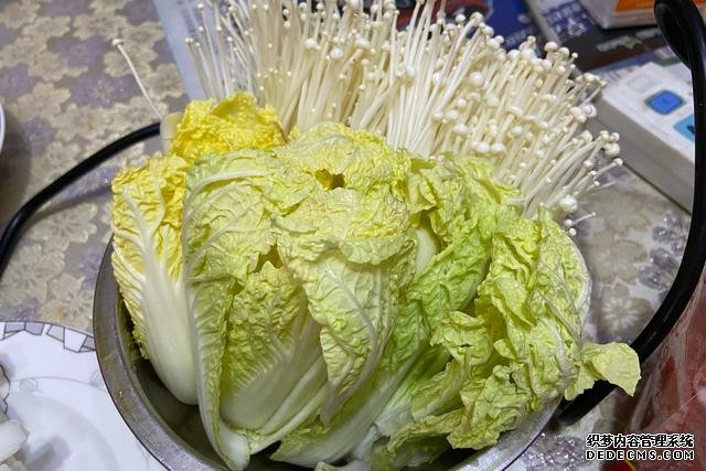 假期快結(jié)束，家里食材剩太少，湊齊食材，也要做頓簡單“大餐”