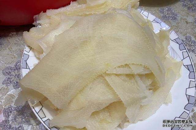 假期快結(jié)束，家里食材剩太少，湊齊食材，也要做頓簡單“大餐”