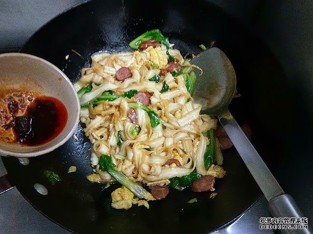好吃到舔盤(pán)的時(shí)蔬炒面，十分鐘搞定，不知吃什么的時(shí)候，就吃它吧