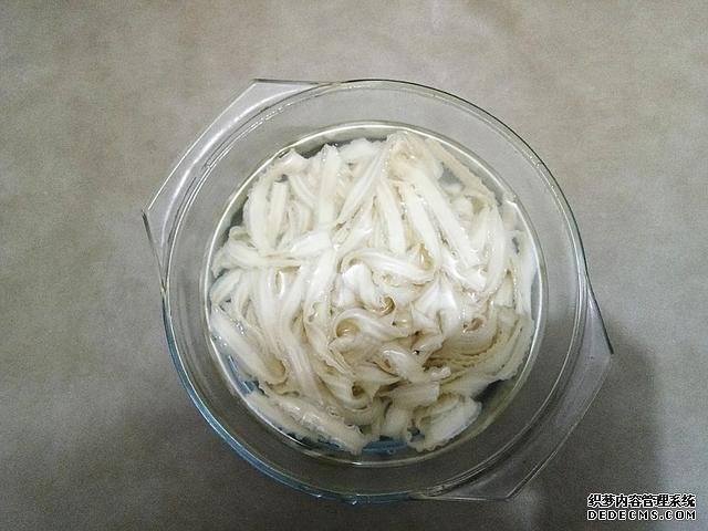 好吃到舔盤(pán)的時(shí)蔬炒面，十分鐘搞定，不知吃什么的時(shí)候，就吃它吧