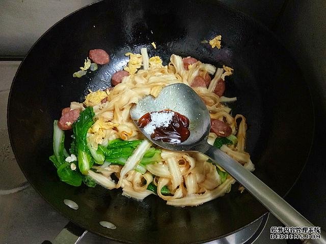 好吃到舔盤(pán)的時(shí)蔬炒面，十分鐘搞定，不知吃什么的時(shí)候，就吃它吧