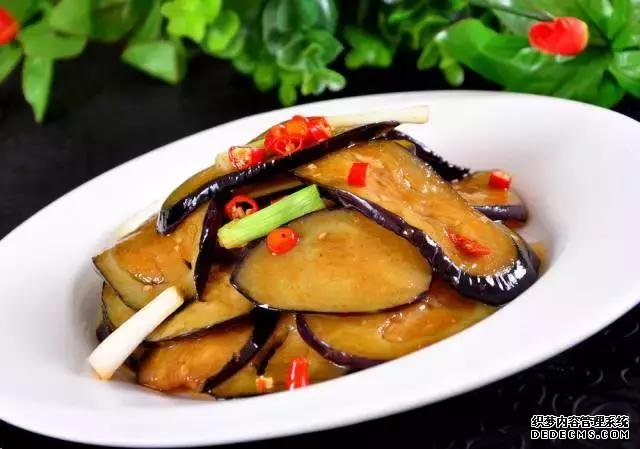 15道葷菜熱菜做法，10道涼菜下酒菜做法，簡(jiǎn)單易做，待客備用