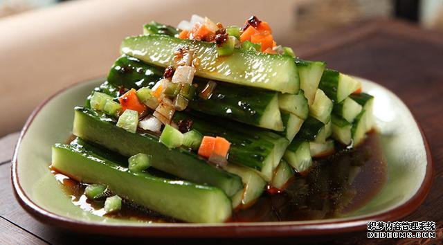 15道葷菜熱菜做法，10道涼菜下酒菜做法，簡(jiǎn)單易做，待客備用