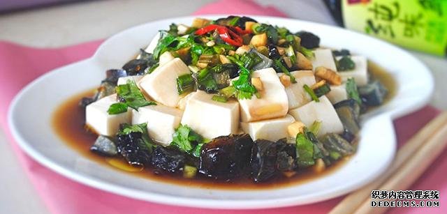 15道葷菜熱菜做法，10道涼菜下酒菜做法，簡(jiǎn)單易做，待客備用