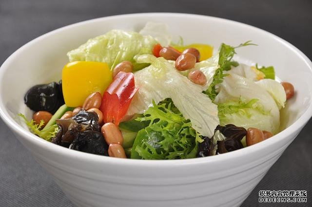 15道葷菜熱菜做法，10道涼菜下酒菜做法，簡(jiǎn)單易做，待客備用