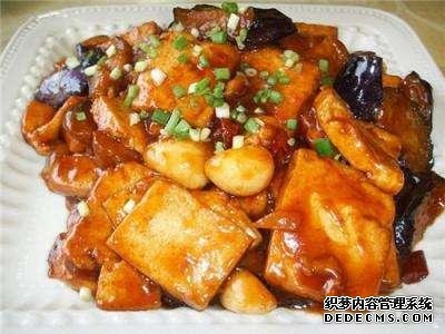 美食推薦：豆皮開(kāi)花卷，豆腐燜茄子，絲瓜炒豆腐，海鮮菇蒸腐竹
