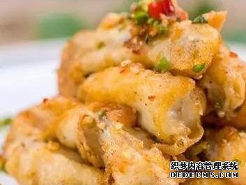 椒鹽九肚魚，虎皮青椒，秘制湘鍋雞這幾道家常菜的做法