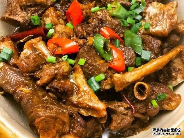 啤酒燜鵝，青紅椒炒蝦仁，冬筍肉絲尖椒這幾道家常菜的做法