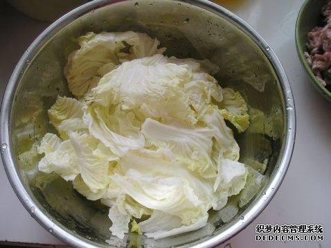 家庭版自制水煮肉，肉嫩軟滑，麻辣鮮香，每次做都不夠吃