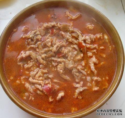 家庭版自制水煮肉，肉嫩軟滑，麻辣鮮香，每次做都不夠吃