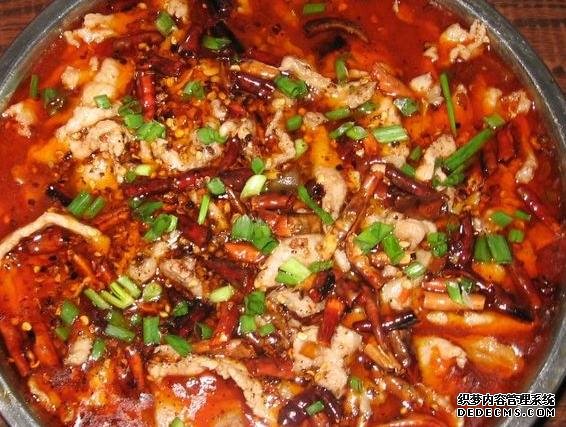 家庭版自制水煮肉，肉嫩軟滑，麻辣鮮香，每次做都不夠吃