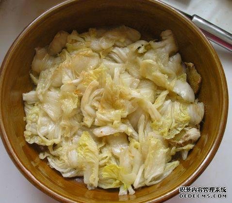 家庭版自制水煮肉，肉嫩軟滑，麻辣鮮香，每次做都不夠吃