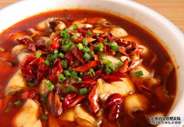 家庭版自制水煮肉，肉嫩軟滑，麻辣鮮香，每次做都不夠吃