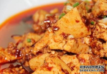 家常菜才是最解饞的，簡單燜一燜，汁鮮肉香，看她饞到舔盤
