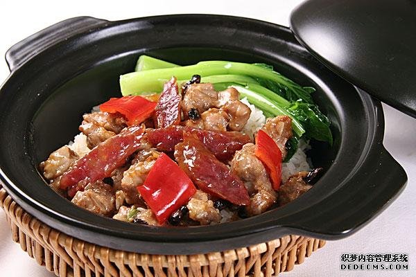 好吃的煲仔飯，有飯有菜，營養(yǎng)豐富，省時省力又省心