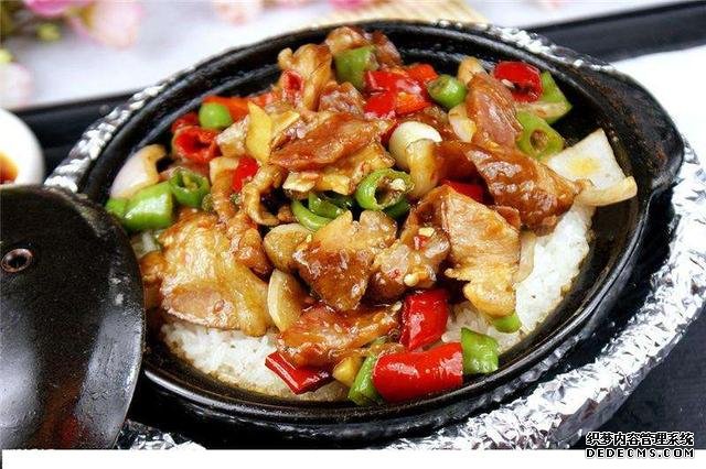 好吃的煲仔飯，有飯有菜，營養(yǎng)豐富，省時省力又省心