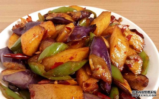 有葷有素，營(yíng)養(yǎng)豐富的大亂燉，制作簡(jiǎn)單鮮香可口的地三鮮