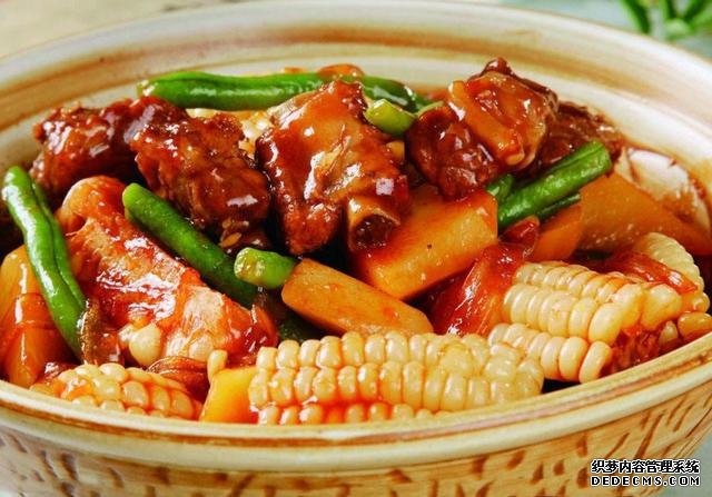 有葷有素，營(yíng)養(yǎng)豐富的大亂燉，制作簡(jiǎn)單鮮香可口的地三鮮