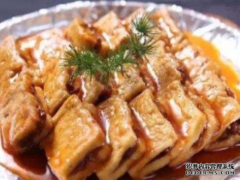 香蕉酸奶三明治、芝士紅薯餅、豆腐肉夾這幾道家常菜的做法