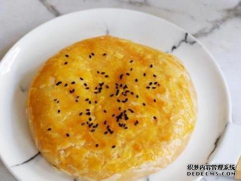 香蕉酸奶三明治、芝士紅薯餅、豆腐肉夾這幾道家常菜的做法