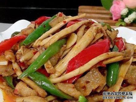 蘿卜泡菜，醬香茶樹菇，香蕉松餅這幾道家常菜的做法