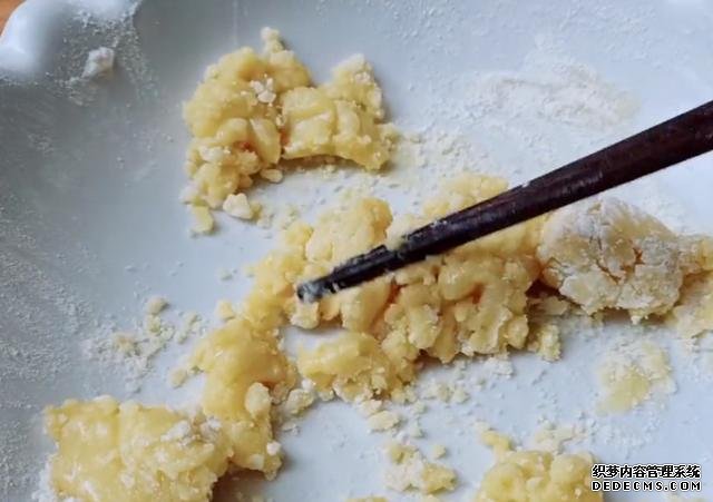 綠豆別熬粥啦，試試這樣做，5元食材做一大盤，孩子吃了還想吃