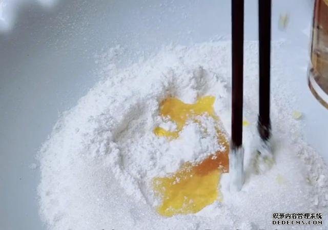 綠豆別熬粥啦，試試這樣做，5元食材做一大盤，孩子吃了還想吃