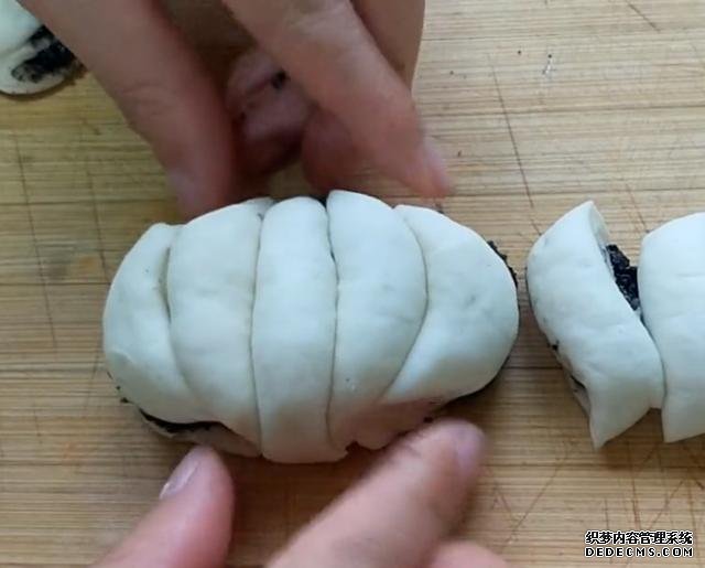 活了30年，才知道黑芝麻加雞蛋這樣做這么好吃，營(yíng)養(yǎng)解饞，流口水