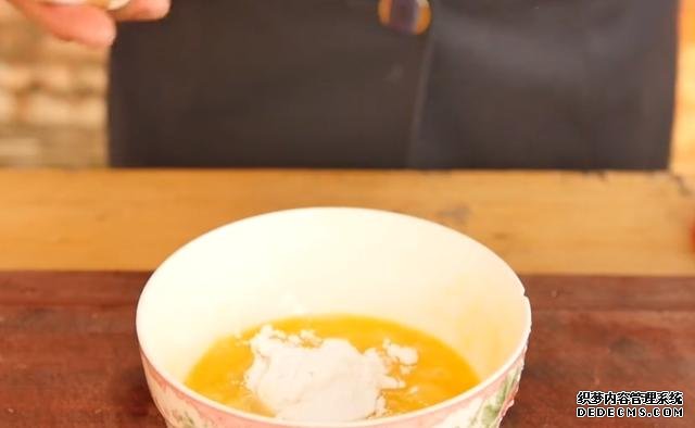 蘋果不要直接吃了，加2個雞蛋，家里來客都不怕，端上桌就被搶光