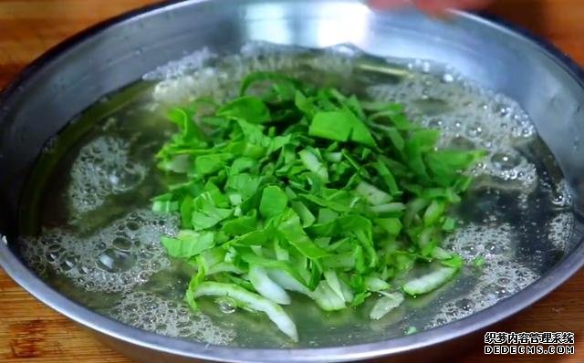 雞蛋別再炒著吃，教你新做法，不炒不燉不油炸，出鍋比肉香