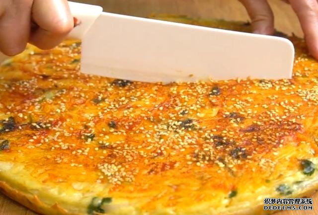土豆里加2個(gè)雞蛋，不炒不燉不涼拌，不放一滴水，我家早餐經(jīng)常做