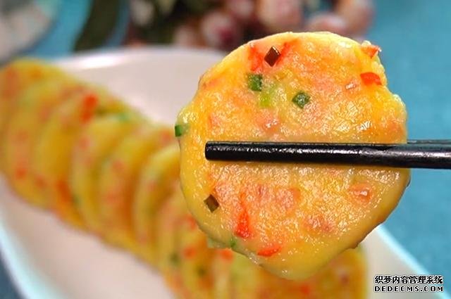 土豆餅最簡(jiǎn)單好吃的做法，外酥里嫩，鮮香又營(yíng)養(yǎng)，全家人都喜歡