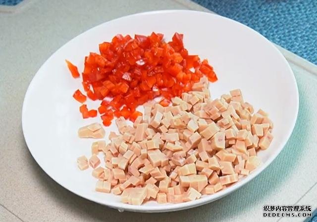 土豆餅最簡(jiǎn)單好吃的做法，外酥里嫩，鮮香又營(yíng)養(yǎng)，全家人都喜歡